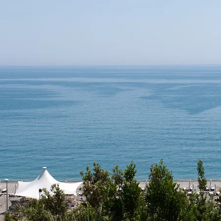 Golden Ξενοδοχείο 3*