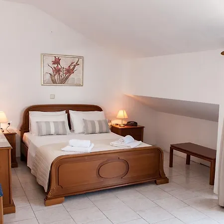 Golden Hotel 3*