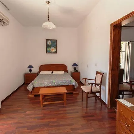 Hotel Golden 3*