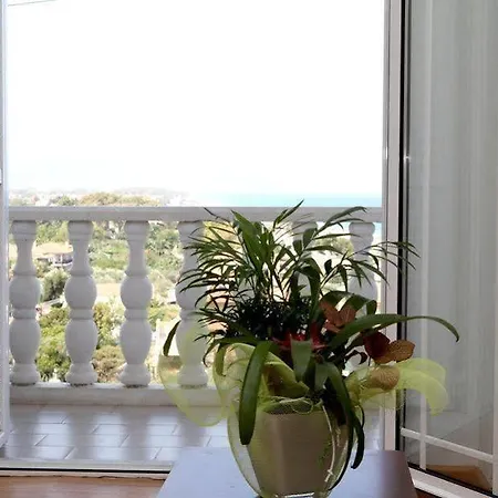 Hotel Golden 3*