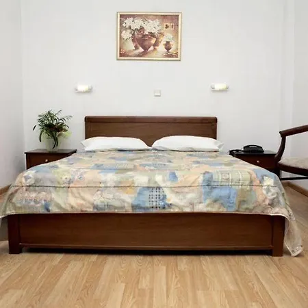 Hotel Golden 3*