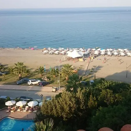 Golden Ξενοδοχείο 3*